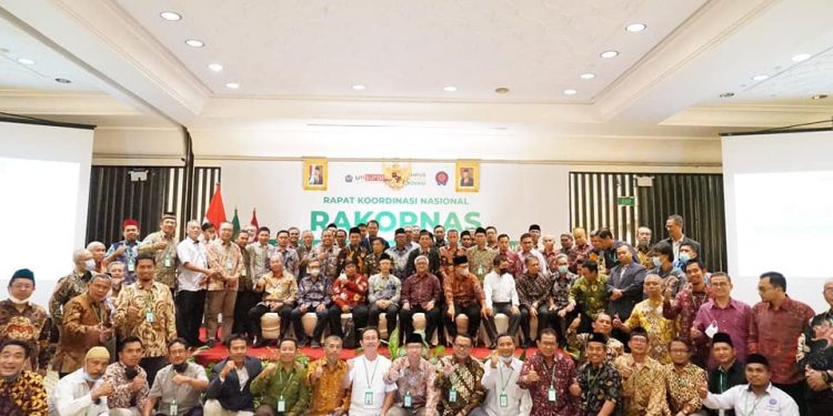 Ketua BIM UMSU Dr. Nur Rahmah Amini, M.Ag. Bersama Ketua BPH UMSU Dr. Bahril Datuk, MM. Menghadiri undangan Rapat Kordinasi Nasional (RAKORNAS) yang dilaksanakan oleh Majelis DiktiLitbang PP Muhammadiyah